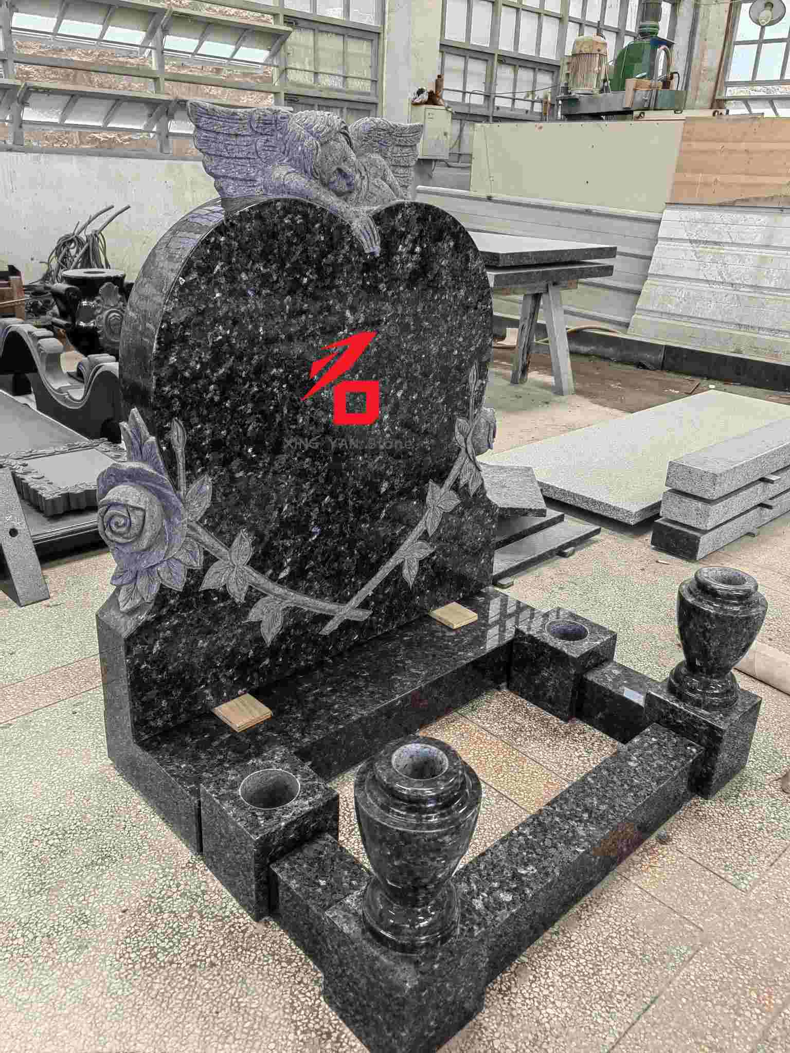 Lápide Memorial do Anjo em Granito Pérola Azul em Forma de Coração