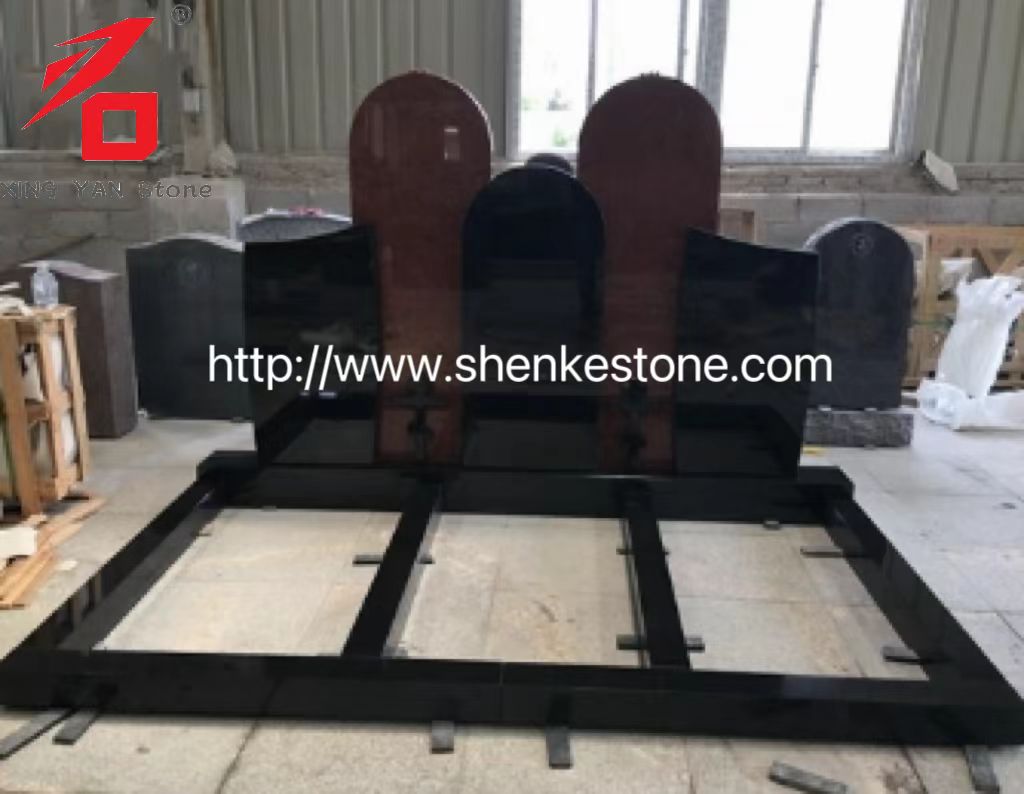 Tombstone de granito preto de estilo russo com cruz esculpida